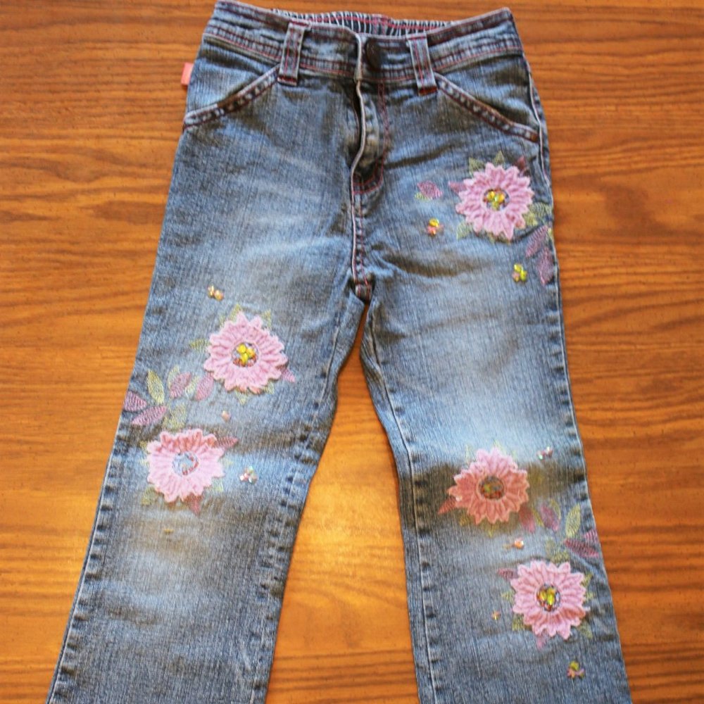BONGO Jeans w/ Floral Appliques and Pink Stitching